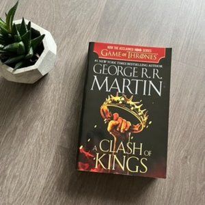 2 for 20$ George R.R. Martin's "A Clash of Kings" Paperback (Game of Thrones)